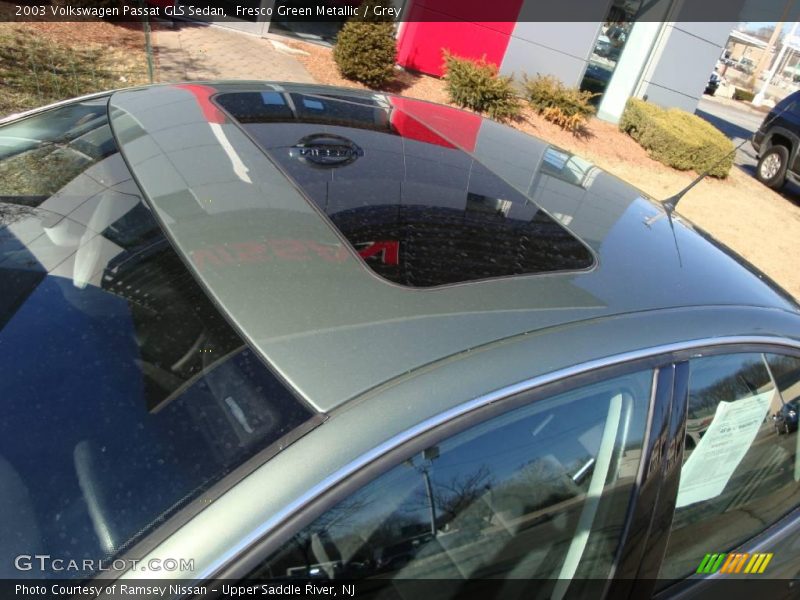 Fresco Green Metallic / Grey 2003 Volkswagen Passat GLS Sedan