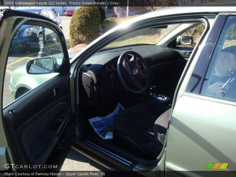 Fresco Green Metallic / Grey 2003 Volkswagen Passat GLS Sedan