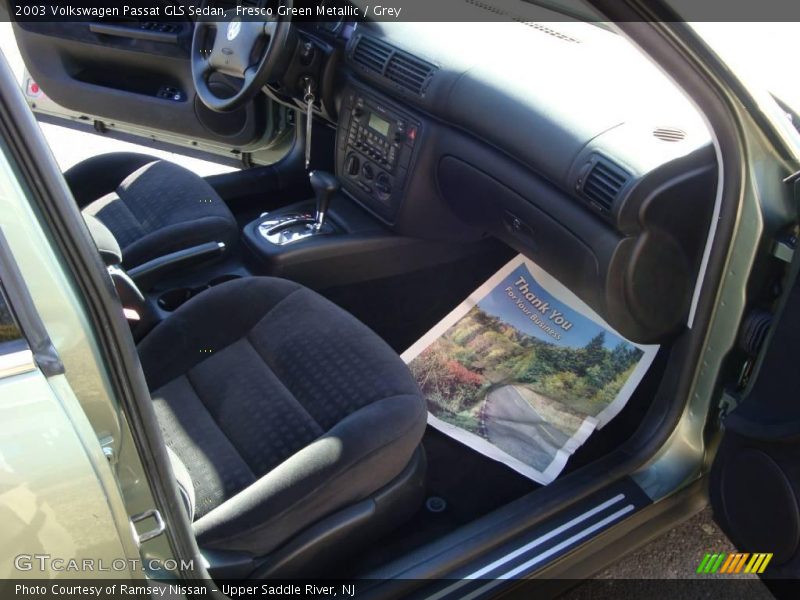 Fresco Green Metallic / Grey 2003 Volkswagen Passat GLS Sedan