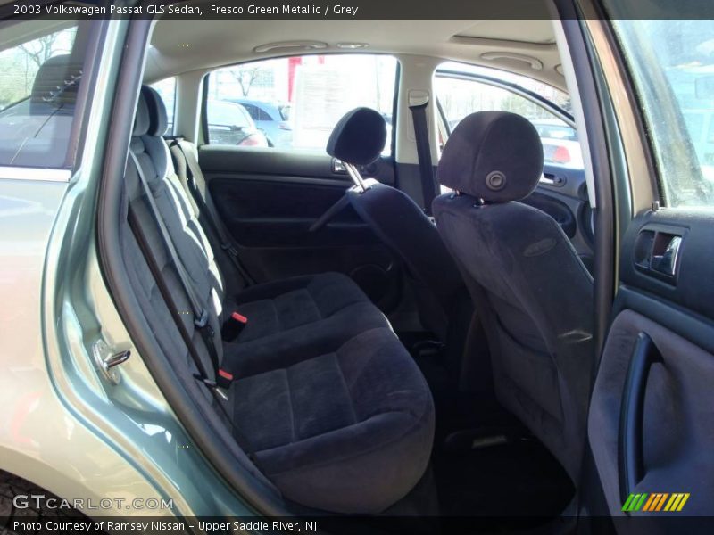 Fresco Green Metallic / Grey 2003 Volkswagen Passat GLS Sedan