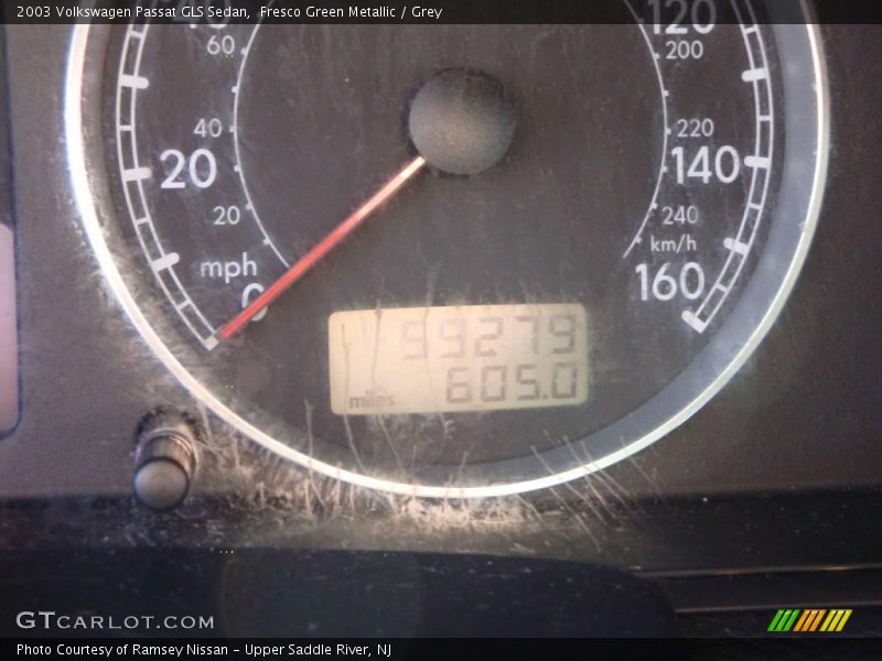 Fresco Green Metallic / Grey 2003 Volkswagen Passat GLS Sedan