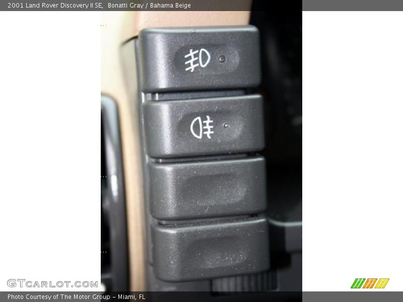 Bonatti Gray / Bahama Beige 2001 Land Rover Discovery II SE