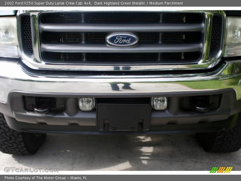 Dark Highland Green Metallic / Medium Parchment 2002 Ford F250 Super Duty Lariat Crew Cab 4x4