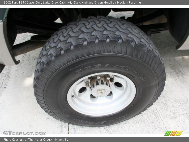Dark Highland Green Metallic / Medium Parchment 2002 Ford F250 Super Duty Lariat Crew Cab 4x4