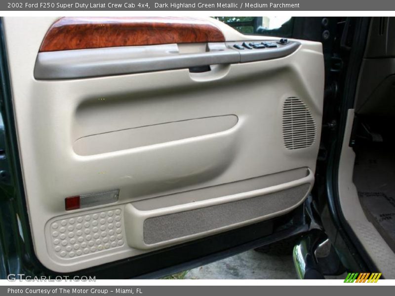 Dark Highland Green Metallic / Medium Parchment 2002 Ford F250 Super Duty Lariat Crew Cab 4x4