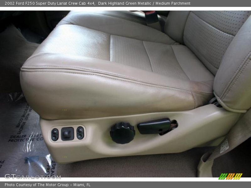 Dark Highland Green Metallic / Medium Parchment 2002 Ford F250 Super Duty Lariat Crew Cab 4x4
