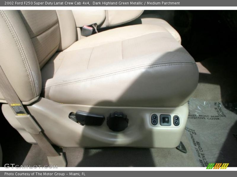 Dark Highland Green Metallic / Medium Parchment 2002 Ford F250 Super Duty Lariat Crew Cab 4x4
