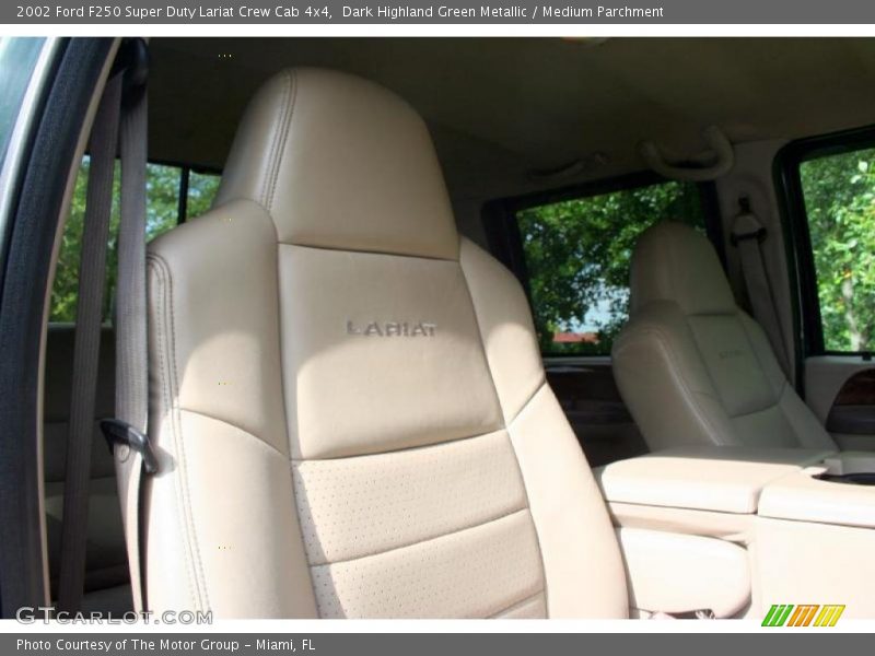 Dark Highland Green Metallic / Medium Parchment 2002 Ford F250 Super Duty Lariat Crew Cab 4x4