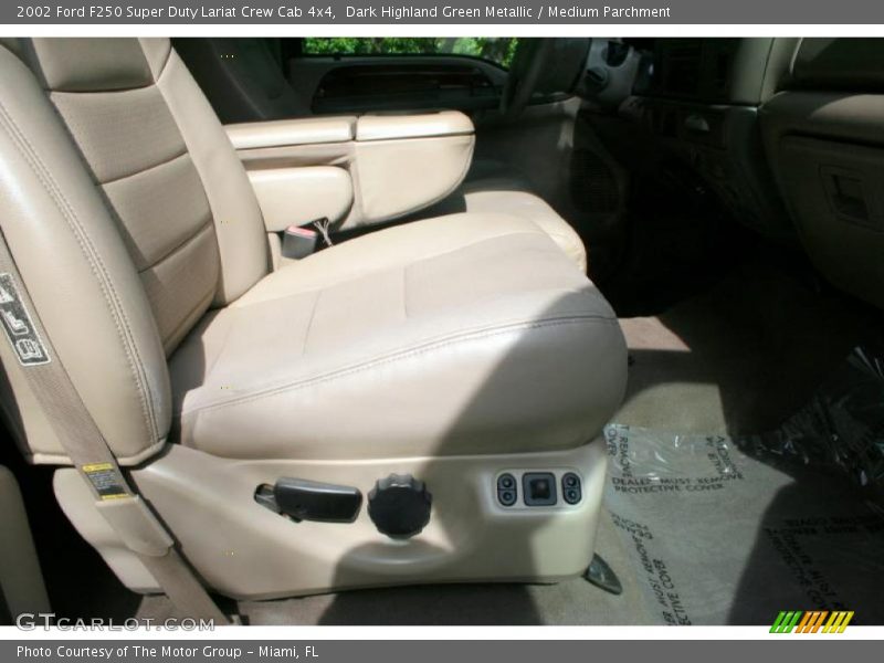 Dark Highland Green Metallic / Medium Parchment 2002 Ford F250 Super Duty Lariat Crew Cab 4x4