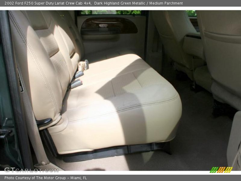 Dark Highland Green Metallic / Medium Parchment 2002 Ford F250 Super Duty Lariat Crew Cab 4x4