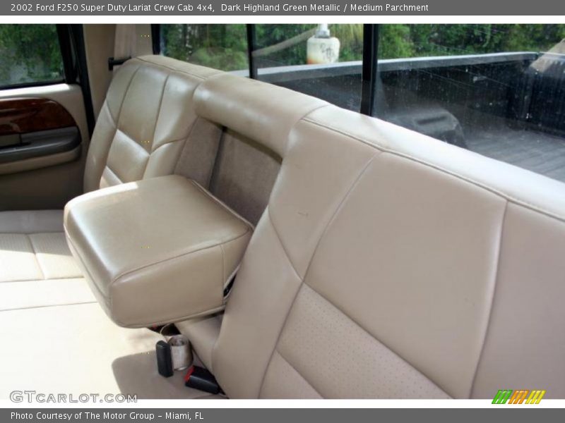 Dark Highland Green Metallic / Medium Parchment 2002 Ford F250 Super Duty Lariat Crew Cab 4x4