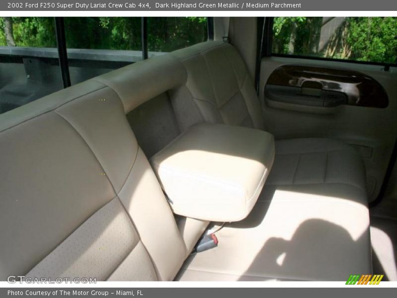 Dark Highland Green Metallic / Medium Parchment 2002 Ford F250 Super Duty Lariat Crew Cab 4x4