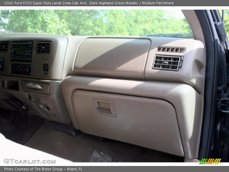 Dark Highland Green Metallic / Medium Parchment 2002 Ford F250 Super Duty Lariat Crew Cab 4x4