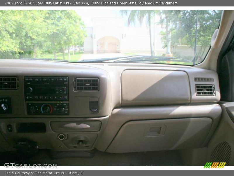 Dark Highland Green Metallic / Medium Parchment 2002 Ford F250 Super Duty Lariat Crew Cab 4x4