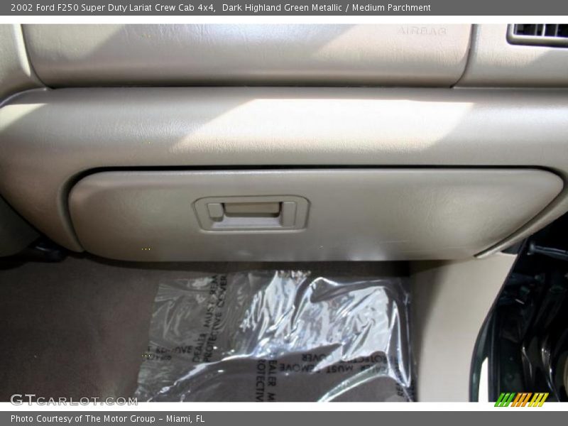 Dark Highland Green Metallic / Medium Parchment 2002 Ford F250 Super Duty Lariat Crew Cab 4x4