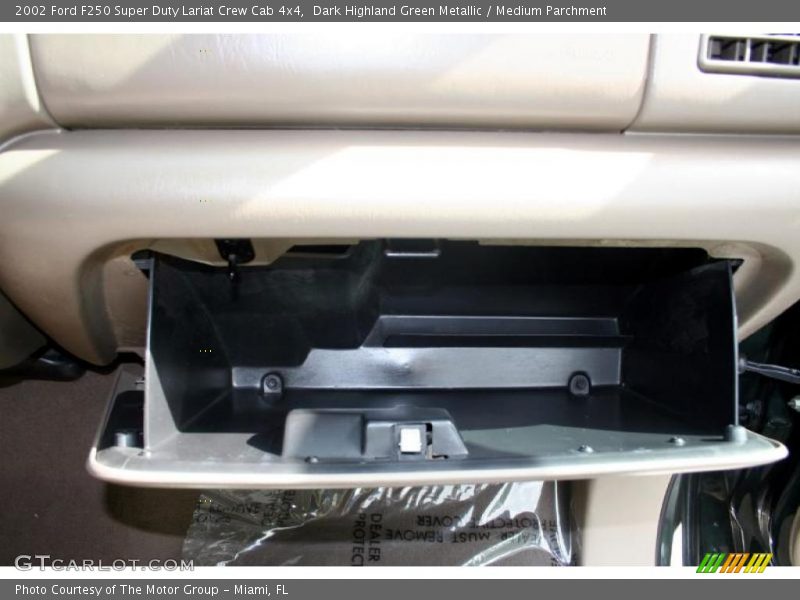 Dark Highland Green Metallic / Medium Parchment 2002 Ford F250 Super Duty Lariat Crew Cab 4x4
