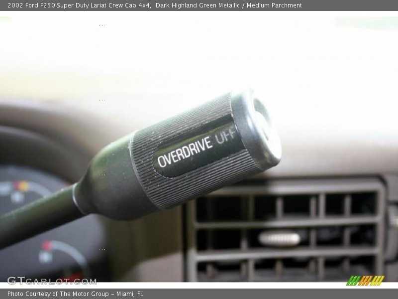 Dark Highland Green Metallic / Medium Parchment 2002 Ford F250 Super Duty Lariat Crew Cab 4x4