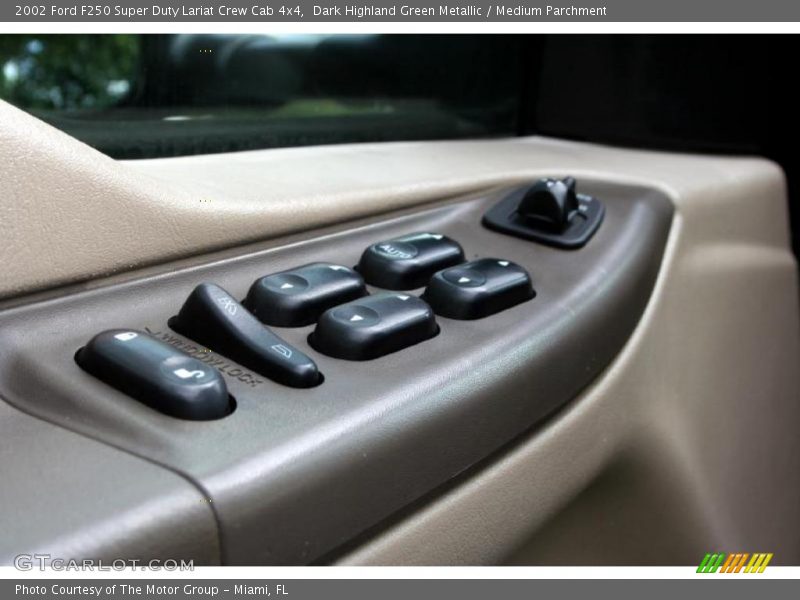 Dark Highland Green Metallic / Medium Parchment 2002 Ford F250 Super Duty Lariat Crew Cab 4x4