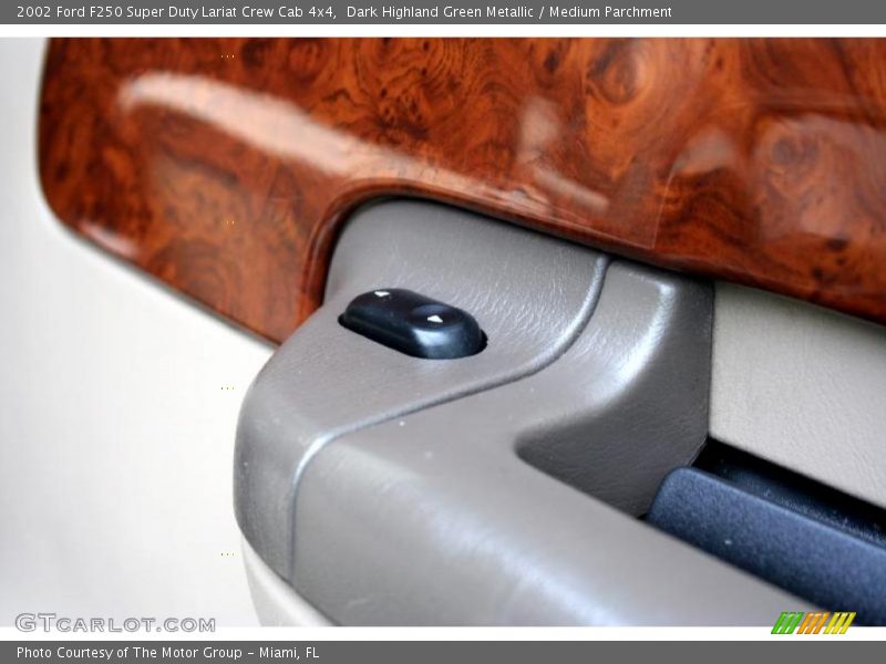 Dark Highland Green Metallic / Medium Parchment 2002 Ford F250 Super Duty Lariat Crew Cab 4x4