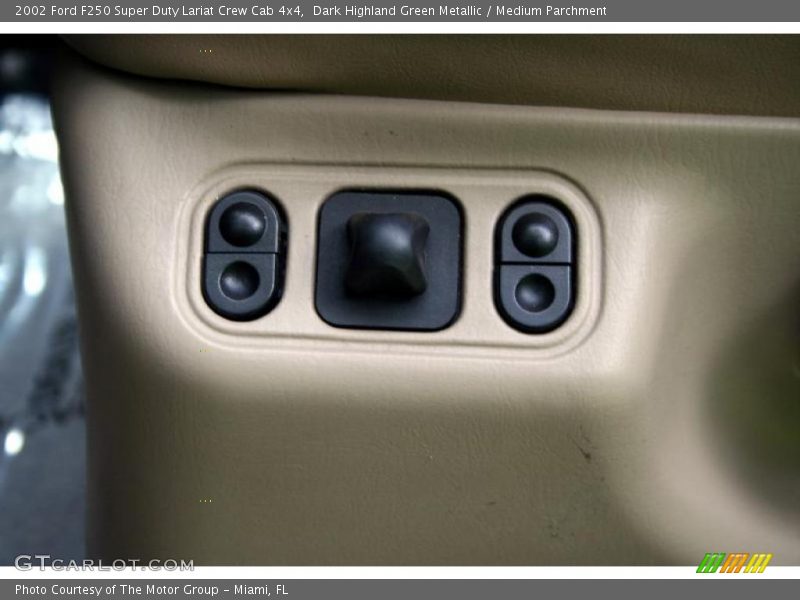 Dark Highland Green Metallic / Medium Parchment 2002 Ford F250 Super Duty Lariat Crew Cab 4x4