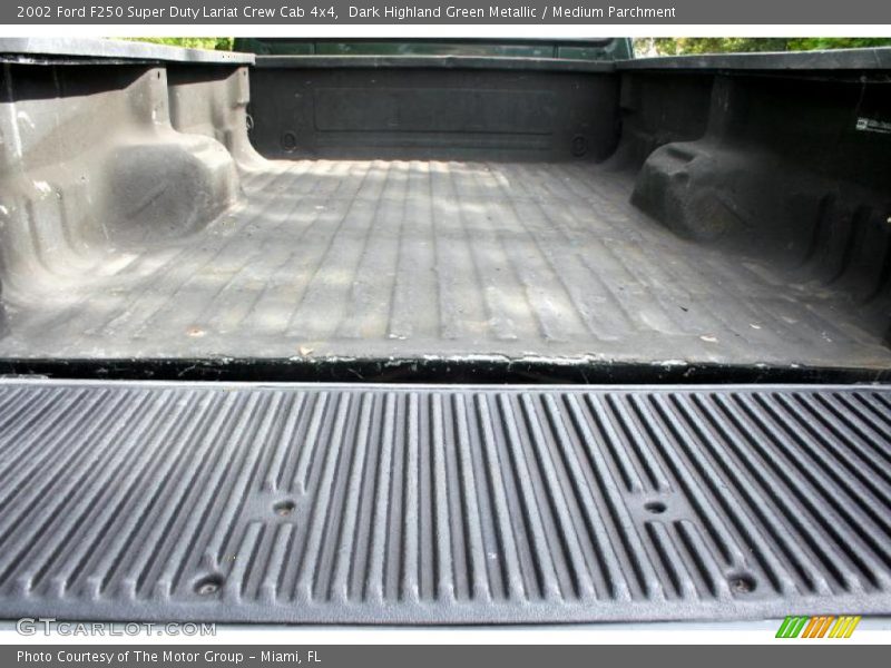 Dark Highland Green Metallic / Medium Parchment 2002 Ford F250 Super Duty Lariat Crew Cab 4x4
