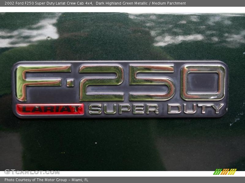 Dark Highland Green Metallic / Medium Parchment 2002 Ford F250 Super Duty Lariat Crew Cab 4x4