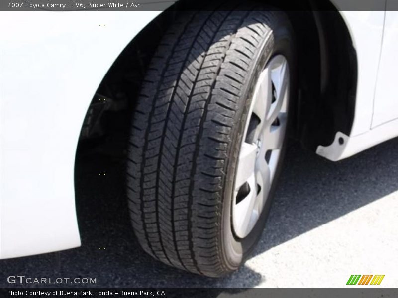 Super White / Ash 2007 Toyota Camry LE V6