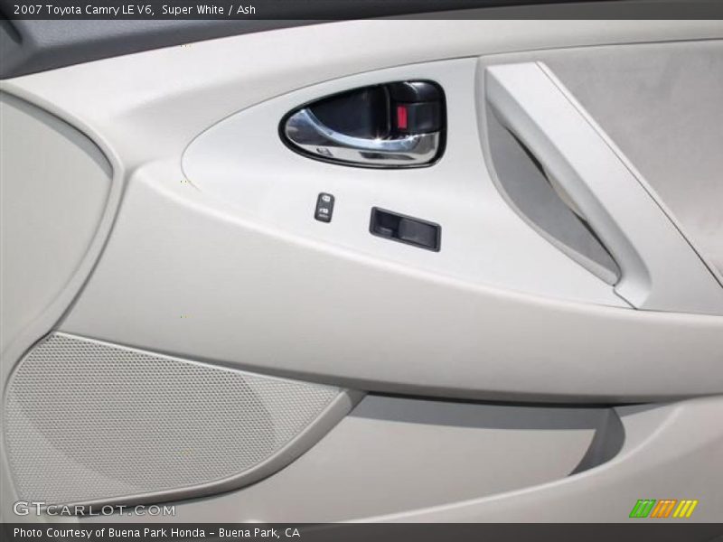 Super White / Ash 2007 Toyota Camry LE V6