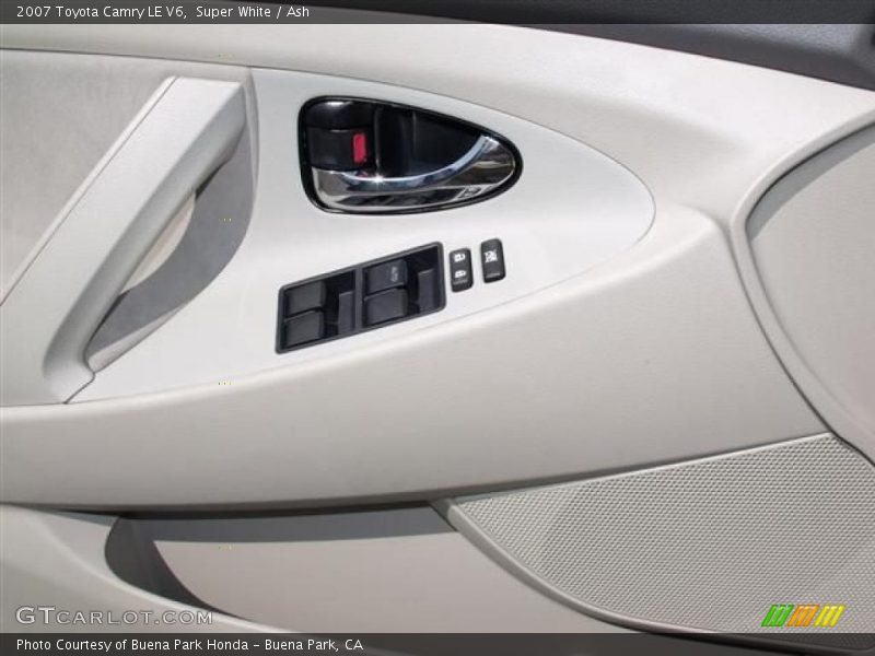 Super White / Ash 2007 Toyota Camry LE V6