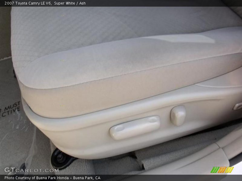 Super White / Ash 2007 Toyota Camry LE V6