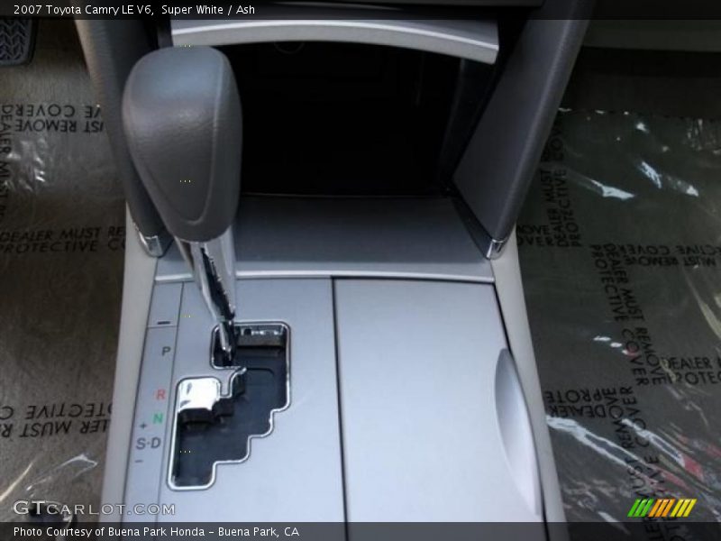 Super White / Ash 2007 Toyota Camry LE V6