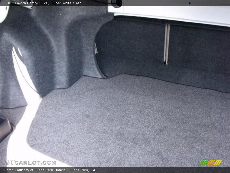 Super White / Ash 2007 Toyota Camry LE V6