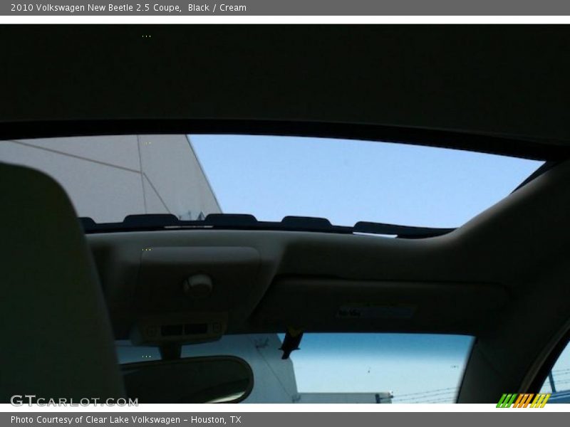 Black / Cream 2010 Volkswagen New Beetle 2.5 Coupe