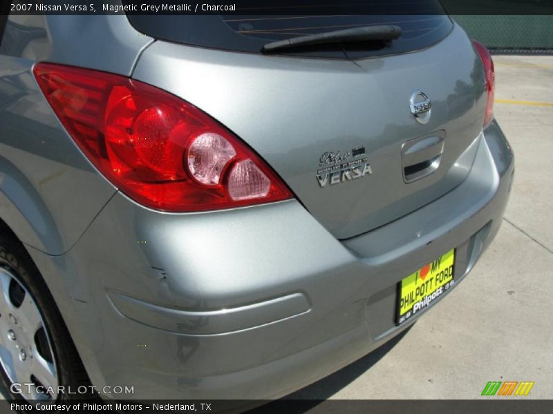Magnetic Grey Metallic / Charcoal 2007 Nissan Versa S