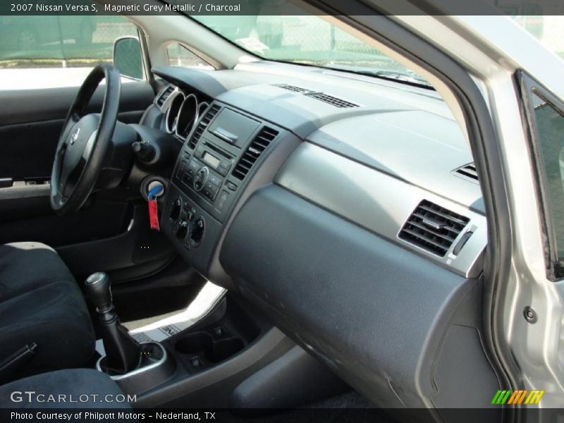 Magnetic Grey Metallic / Charcoal 2007 Nissan Versa S