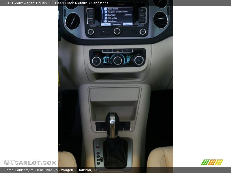 Deep Black Metallic / Sandstone 2011 Volkswagen Tiguan SE