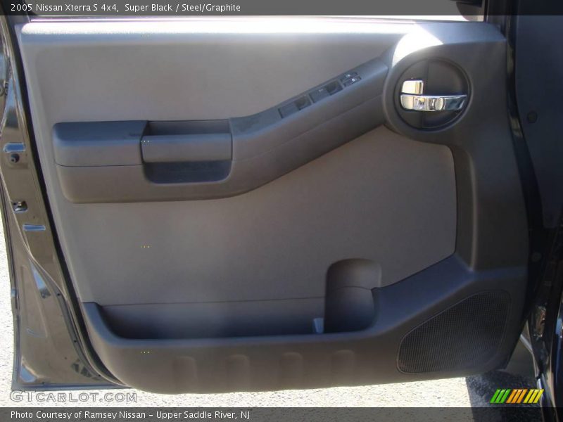 Super Black / Steel/Graphite 2005 Nissan Xterra S 4x4