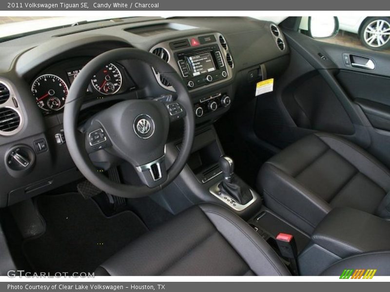 Candy White / Charcoal 2011 Volkswagen Tiguan SE