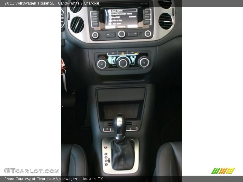 Candy White / Charcoal 2011 Volkswagen Tiguan SE