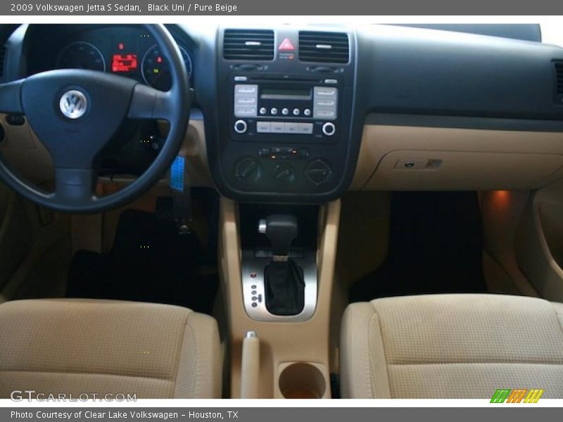 Black Uni / Pure Beige 2009 Volkswagen Jetta S Sedan
