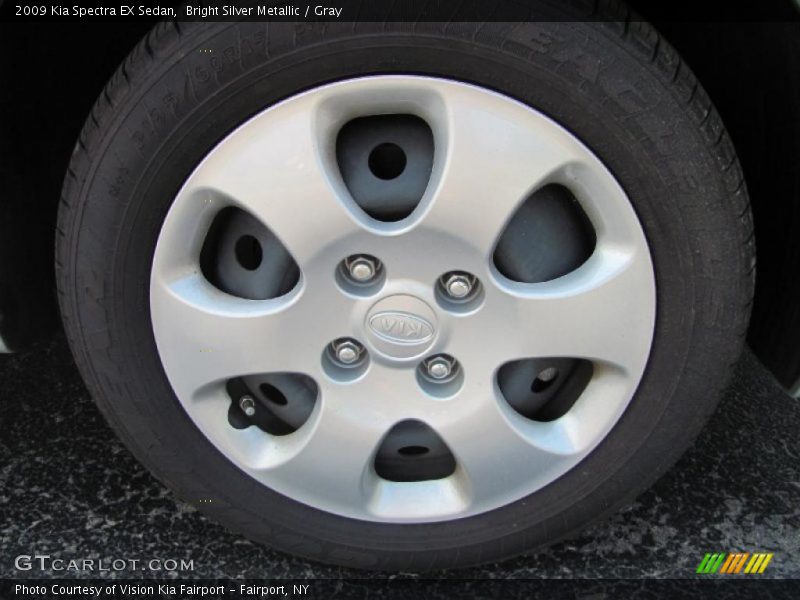 Bright Silver Metallic / Gray 2009 Kia Spectra EX Sedan