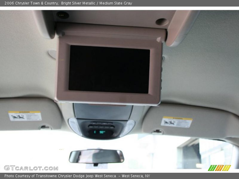 Bright Silver Metallic / Medium Slate Gray 2006 Chrysler Town & Country
