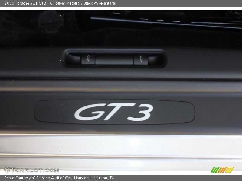 GT Silver Metallic / Black w/Alcantara 2010 Porsche 911 GT3