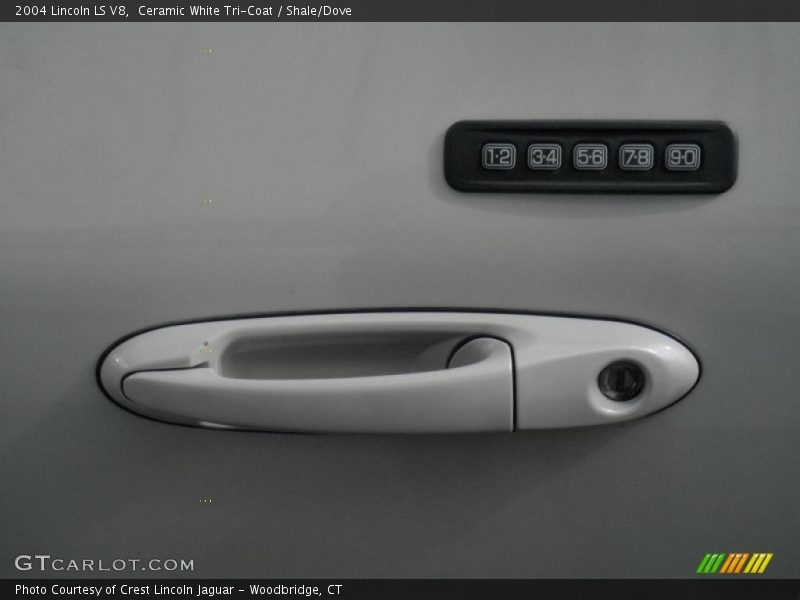 Ceramic White Tri-Coat / Shale/Dove 2004 Lincoln LS V8