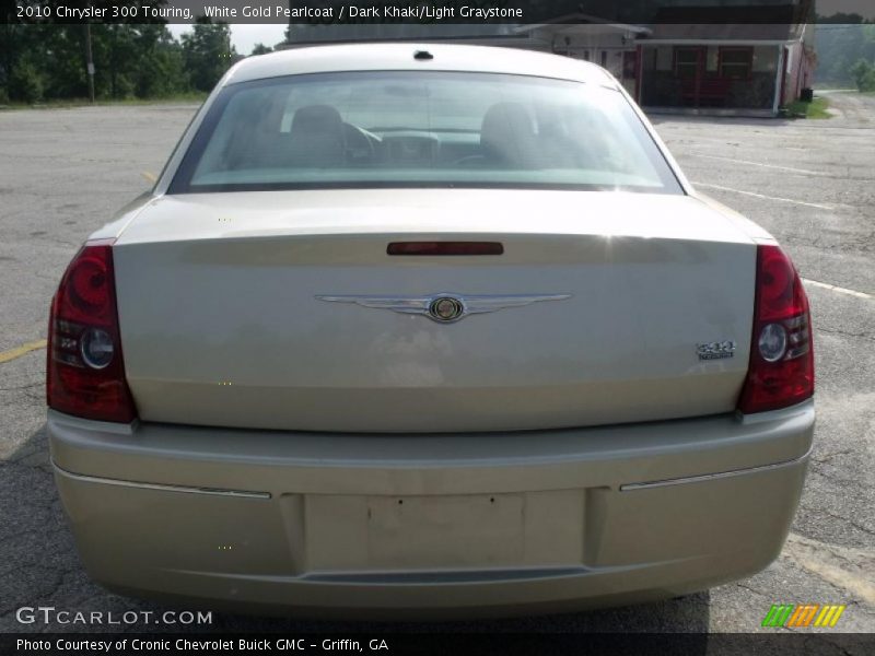 White Gold Pearlcoat / Dark Khaki/Light Graystone 2010 Chrysler 300 Touring