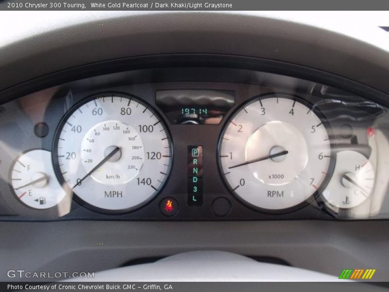 White Gold Pearlcoat / Dark Khaki/Light Graystone 2010 Chrysler 300 Touring