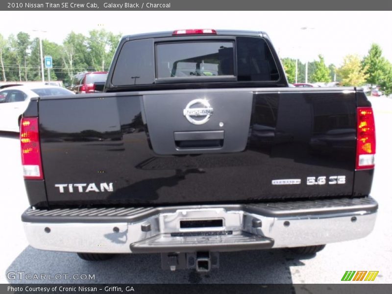 Galaxy Black / Charcoal 2010 Nissan Titan SE Crew Cab