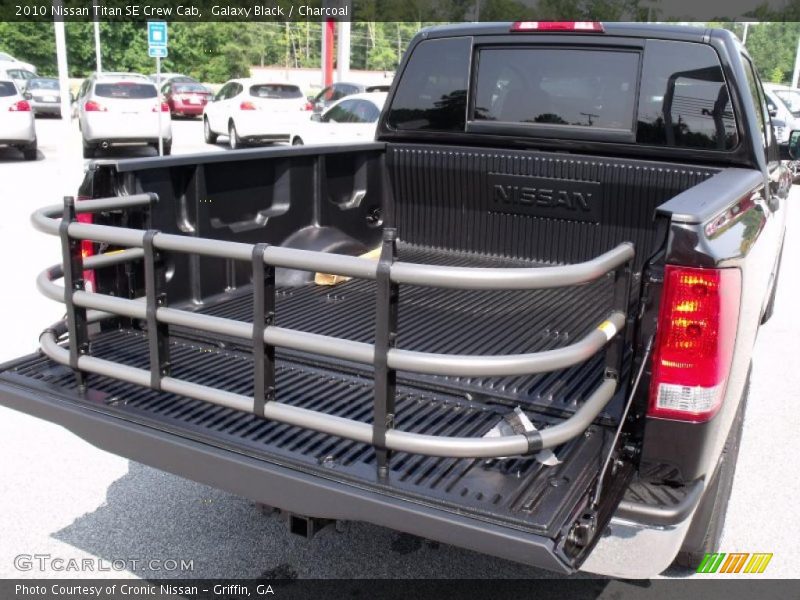 Galaxy Black / Charcoal 2010 Nissan Titan SE Crew Cab