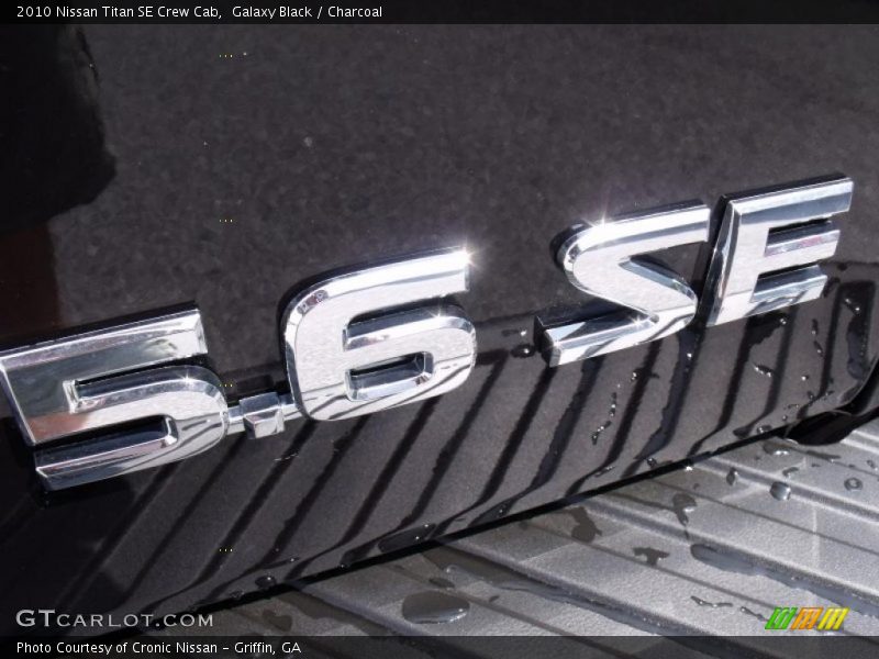 Galaxy Black / Charcoal 2010 Nissan Titan SE Crew Cab