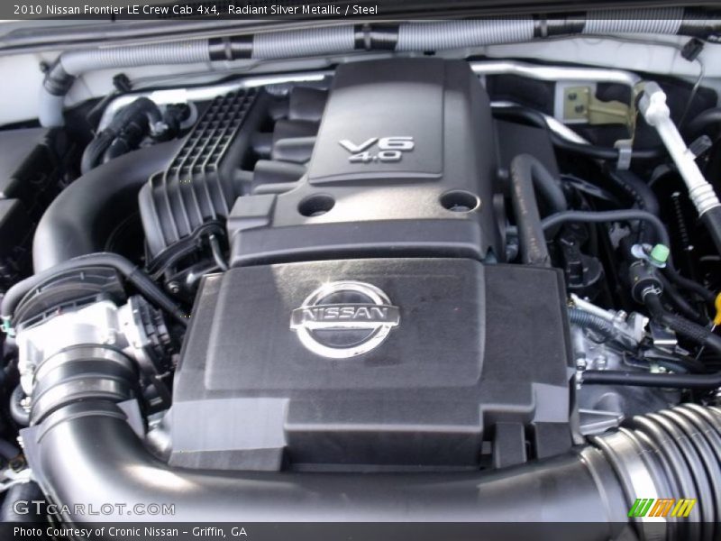 Radiant Silver Metallic / Steel 2010 Nissan Frontier LE Crew Cab 4x4